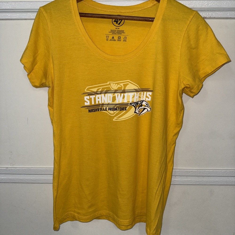 Nashville Predators Women's Top Yellow Medium‎